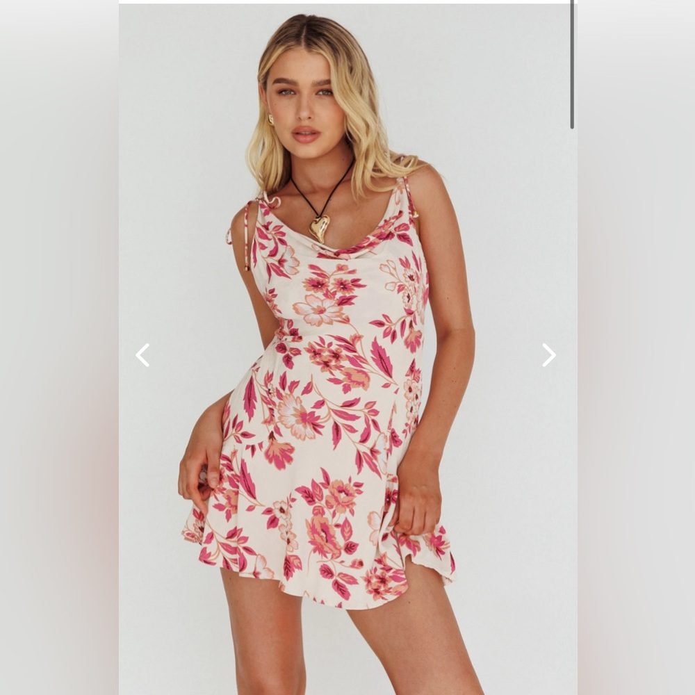 Selfie Leslie floral dress